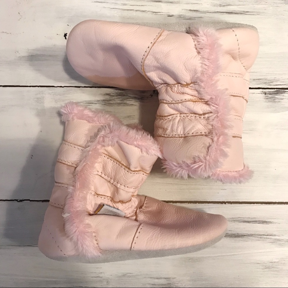 🆕 NWOT Pink leather baby booties. Size 3-6 months